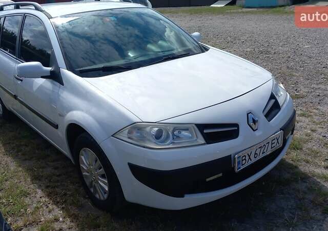 Белый Рено Меган, объемом двигателя 1.6 л и пробегом 220 тыс. км за 5700 $, фото 2 на Automoto.ua