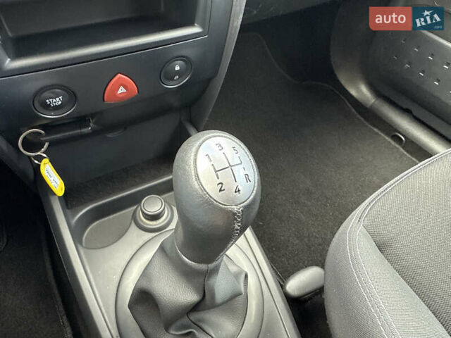 Белый Рено Меган, объемом двигателя 1.6 л и пробегом 198 тыс. км за 5800 $, фото 31 на Automoto.ua