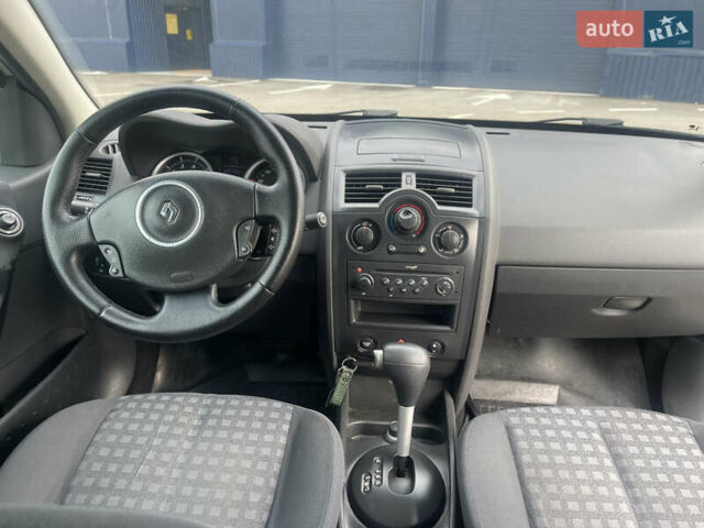 Белый Рено Меган, объемом двигателя 1.6 л и пробегом 223 тыс. км за 5450 $, фото 19 на Automoto.ua