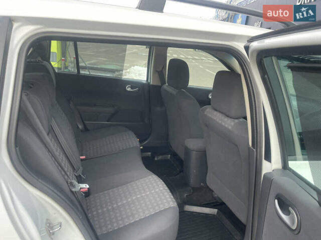 Белый Рено Меган, объемом двигателя 1.6 л и пробегом 223 тыс. км за 5450 $, фото 17 на Automoto.ua