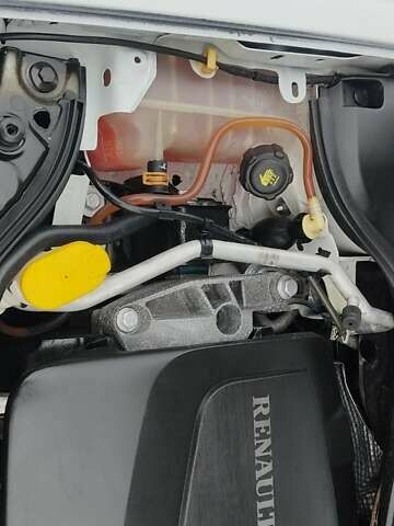 Белый Рено Меган, объемом двигателя 1.9 л и пробегом 327 тыс. км за 6500 $, фото 46 на Automoto.ua