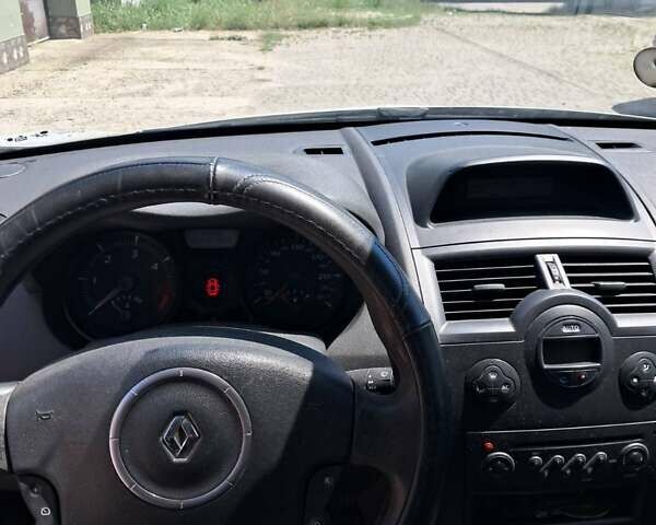 Белый Рено Меган, объемом двигателя 1.46 л и пробегом 268 тыс. км за 4000 $, фото 3 на Automoto.ua