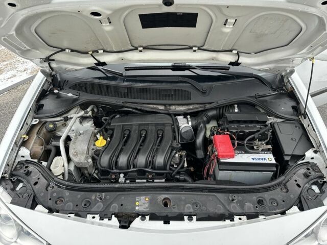 Белый Рено Меган, объемом двигателя 1.6 л и пробегом 216 тыс. км за 4700 $, фото 10 на Automoto.ua