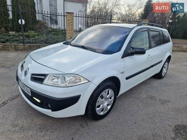 Белый Рено Меган, объемом двигателя 1.5 л и пробегом 287 тыс. км за 6000 $, фото 1 на Automoto.ua