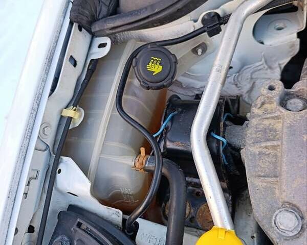 Білий Рено Меган, об'ємом двигуна 1.6 л та пробігом 235 тис. км за 6200 $, фото 26 на Automoto.ua