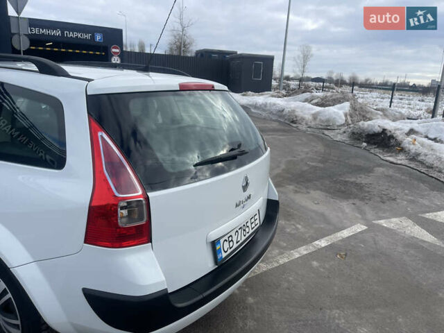 Белый Рено Меган, объемом двигателя 1.6 л и пробегом 223 тыс. км за 5450 $, фото 5 на Automoto.ua