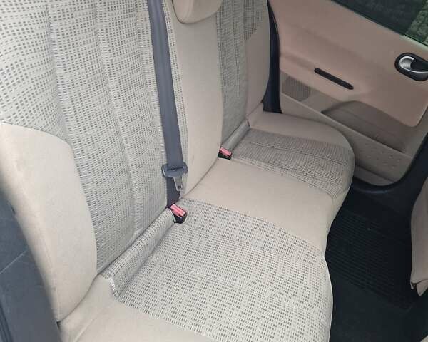 Белый Рено Меган, объемом двигателя 1.5 л и пробегом 287 тыс. км за 6000 $, фото 26 на Automoto.ua