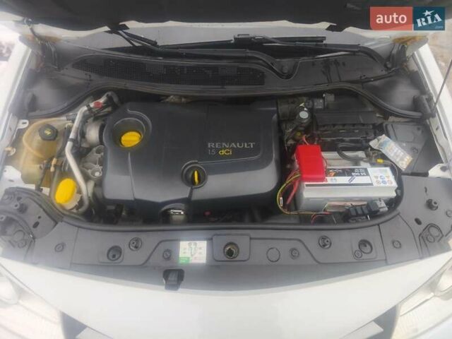 Белый Рено Меган, объемом двигателя 1.46 л и пробегом 240 тыс. км за 6200 $, фото 32 на Automoto.ua