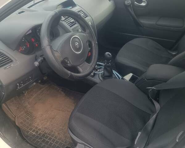 Белый Рено Меган, объемом двигателя 1.5 л и пробегом 273 тыс. км за 4400 $, фото 6 на Automoto.ua