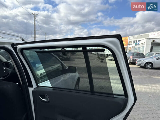 Белый Рено Меган, объемом двигателя 1.6 л и пробегом 198 тыс. км за 5800 $, фото 44 на Automoto.ua