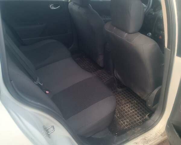 Белый Рено Меган, объемом двигателя 1.5 л и пробегом 273 тыс. км за 4400 $, фото 4 на Automoto.ua