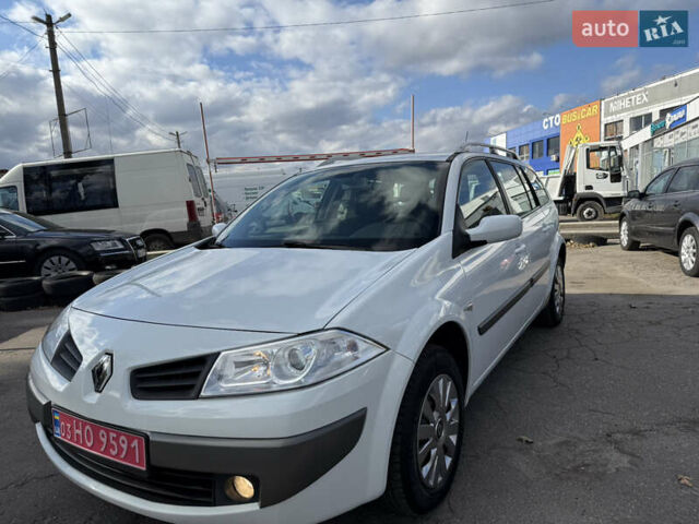 Белый Рено Меган, объемом двигателя 1.6 л и пробегом 198 тыс. км за 5800 $, фото 3 на Automoto.ua