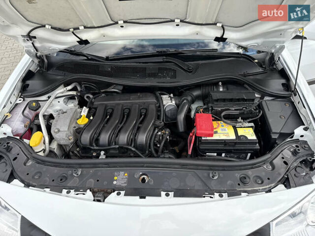 Белый Рено Меган, объемом двигателя 1.6 л и пробегом 198 тыс. км за 5800 $, фото 54 на Automoto.ua