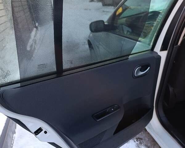 Білий Рено Меган, об'ємом двигуна 1.6 л та пробігом 235 тис. км за 6200 $, фото 55 на Automoto.ua