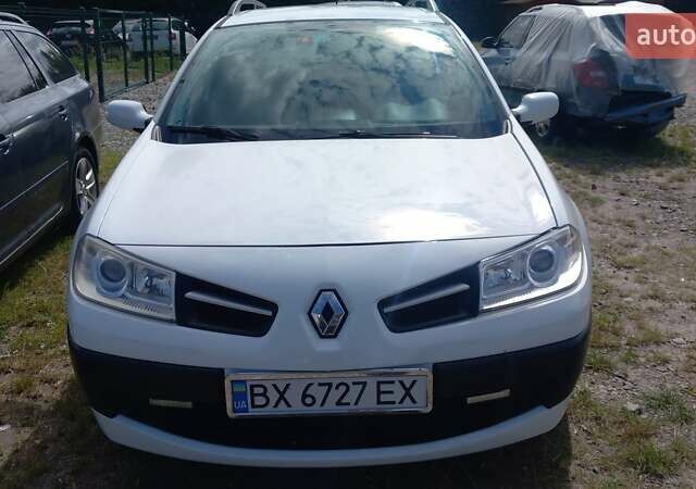 Белый Рено Меган, объемом двигателя 1.6 л и пробегом 220 тыс. км за 5700 $, фото 9 на Automoto.ua
