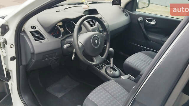 Белый Рено Меган, объемом двигателя 1.9 л и пробегом 327 тыс. км за 6500 $, фото 29 на Automoto.ua