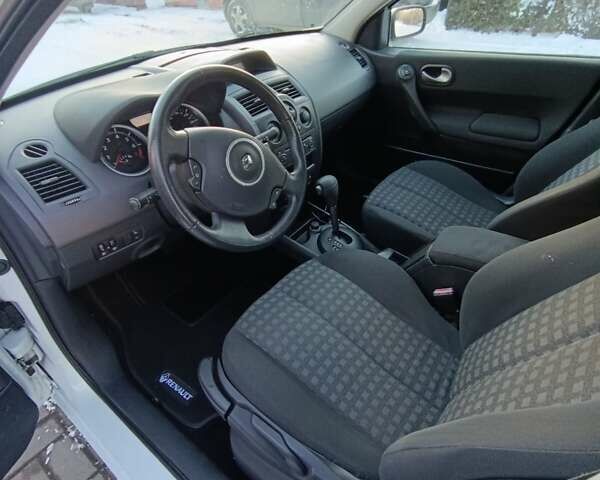 Білий Рено Меган, об'ємом двигуна 1.6 л та пробігом 235 тис. км за 6200 $, фото 36 на Automoto.ua