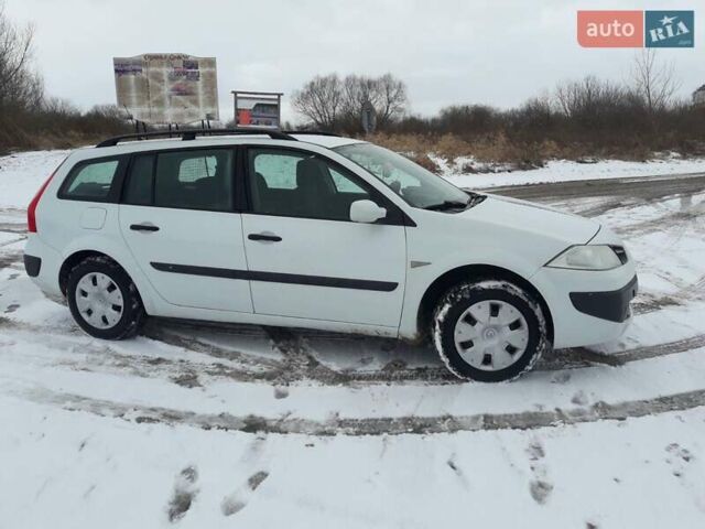 Белый Рено Меган, объемом двигателя 1.6 л и пробегом 210 тыс. км за 5200 $, фото 1 на Automoto.ua