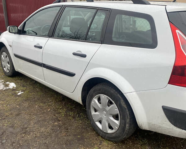 Белый Рено Меган, объемом двигателя 1.6 л и пробегом 214 тыс. км за 6200 $, фото 2 на Automoto.ua