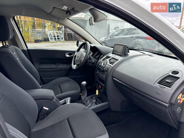 Белый Рено Меган, объемом двигателя 1.6 л и пробегом 198 тыс. км за 5800 $, фото 51 на Automoto.ua