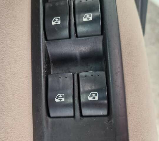 Белый Рено Меган, объемом двигателя 1.5 л и пробегом 287 тыс. км за 6000 $, фото 16 на Automoto.ua