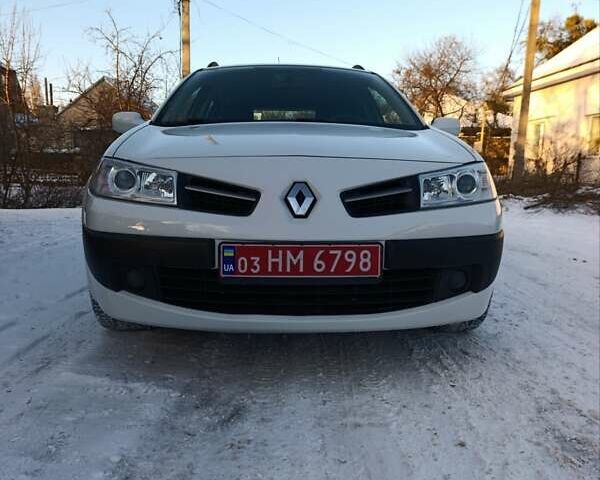 Белый Рено Меган, объемом двигателя 1.6 л и пробегом 235 тыс. км за 6200 $, фото 11 на Automoto.ua
