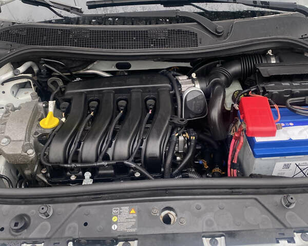 Белый Рено Меган, объемом двигателя 1.6 л и пробегом 214 тыс. км за 6200 $, фото 13 на Automoto.ua