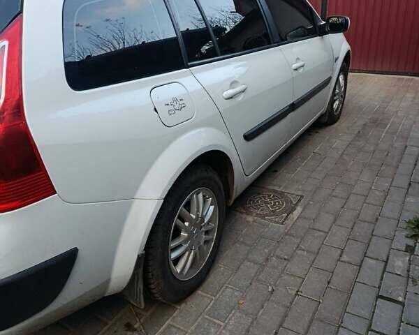 Белый Рено Меган, объемом двигателя 1.6 л и пробегом 281 тыс. км за 4800 $, фото 6 на Automoto.ua