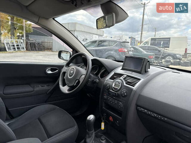 Белый Рено Меган, объемом двигателя 1.6 л и пробегом 198 тыс. км за 5800 $, фото 52 на Automoto.ua