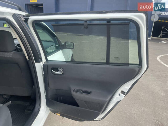 Белый Рено Меган, объемом двигателя 1.6 л и пробегом 223 тыс. км за 5450 $, фото 16 на Automoto.ua