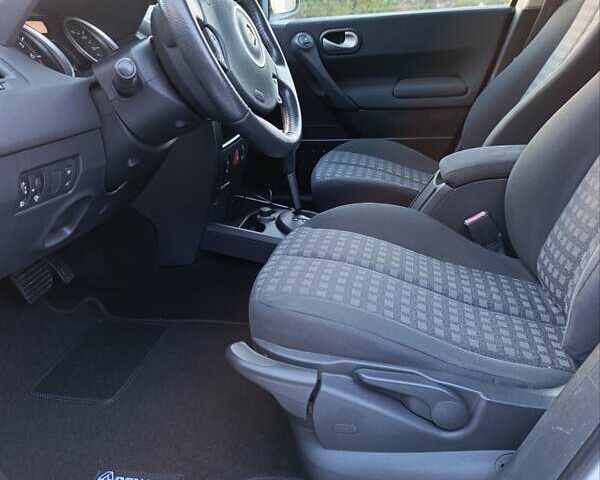 Белый Рено Меган, объемом двигателя 1.6 л и пробегом 235 тыс. км за 6200 $, фото 49 на Automoto.ua