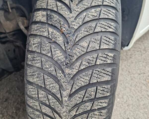 Белый Рено Меган, объемом двигателя 1.5 л и пробегом 287 тыс. км за 6000 $, фото 33 на Automoto.ua