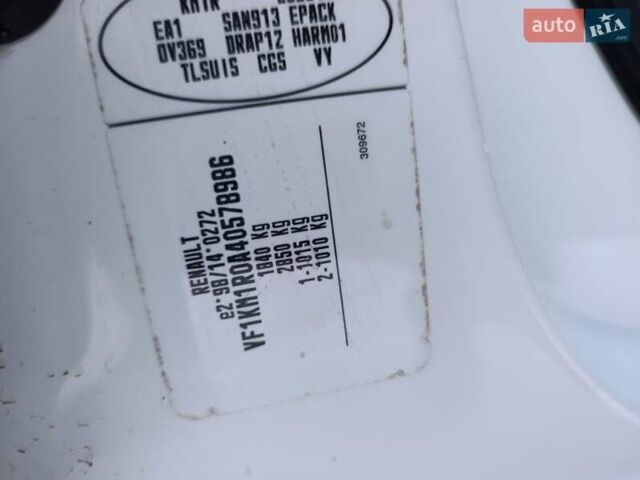 Белый Рено Меган, объемом двигателя 1.6 л и пробегом 235 тыс. км за 6200 $, фото 12 на Automoto.ua