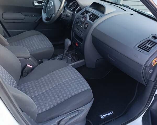 Білий Рено Меган, об'ємом двигуна 1.6 л та пробігом 235 тис. км за 6200 $, фото 69 на Automoto.ua