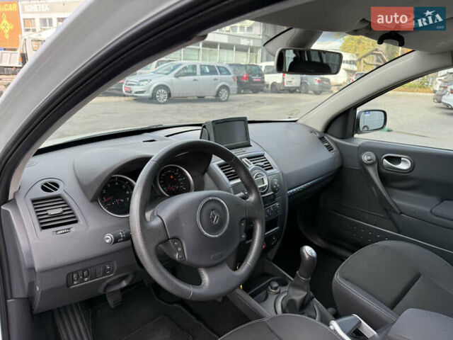 Белый Рено Меган, объемом двигателя 1.6 л и пробегом 198 тыс. км за 5800 $, фото 24 на Automoto.ua