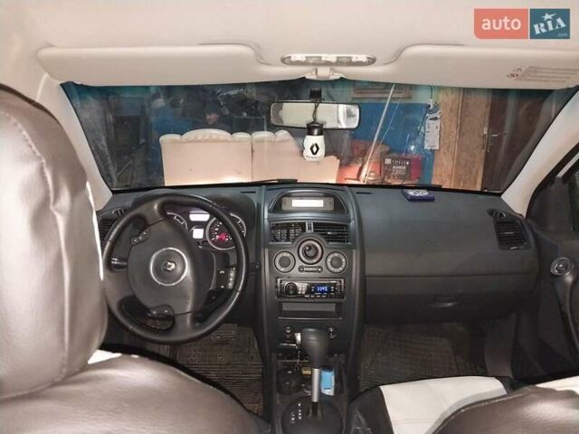 Білий Рено Меган, об'ємом двигуна 1.6 л та пробігом 215 тис. км за 4200 $, фото 9 на Automoto.ua