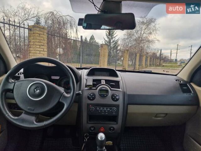 Белый Рено Меган, объемом двигателя 1.5 л и пробегом 287 тыс. км за 6000 $, фото 22 на Automoto.ua