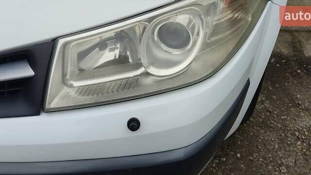 Белый Рено Меган, объемом двигателя 1.9 л и пробегом 327 тыс. км за 6500 $, фото 11 на Automoto.ua