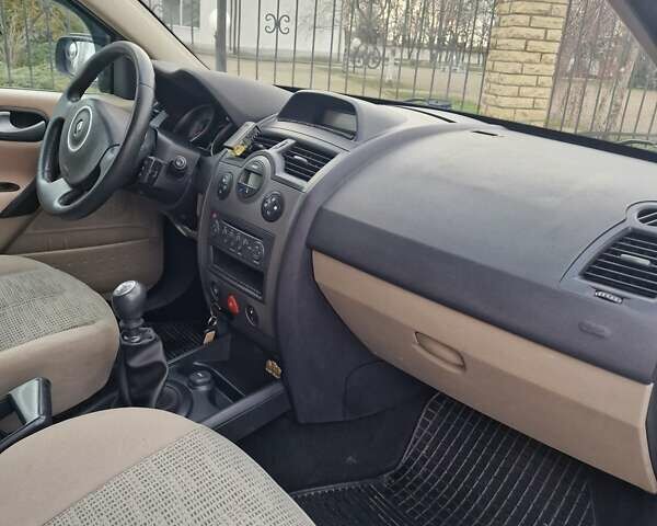 Белый Рено Меган, объемом двигателя 1.5 л и пробегом 287 тыс. км за 6000 $, фото 30 на Automoto.ua