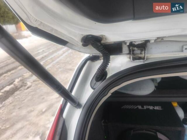 Белый Рено Меган, объемом двигателя 1.46 л и пробегом 240 тыс. км за 6200 $, фото 11 на Automoto.ua