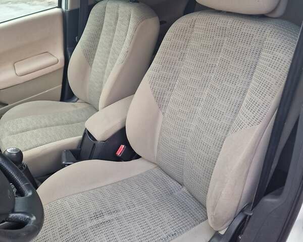 Белый Рено Меган, объемом двигателя 1.5 л и пробегом 287 тыс. км за 6000 $, фото 20 на Automoto.ua