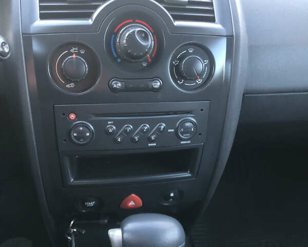 Белый Рено Меган, объемом двигателя 1.6 л и пробегом 180 тыс. км за 5500 $, фото 20 на Automoto.ua