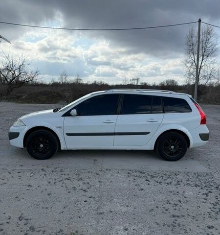 Белый Рено Меган, объемом двигателя 1.6 л и пробегом 235 тыс. км за 5600 $, фото 3 на Automoto.ua