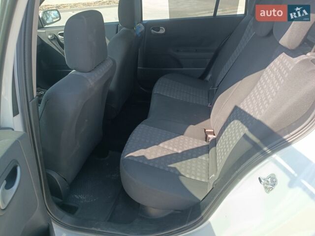 Білий Рено Меган, об'ємом двигуна 1.6 л та пробігом 250 тис. км за 5400 $, фото 9 на Automoto.ua