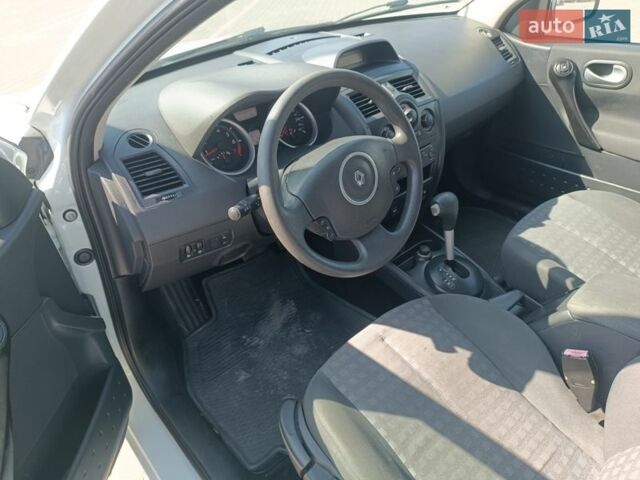 Білий Рено Меган, об'ємом двигуна 1.6 л та пробігом 250 тис. км за 5400 $, фото 15 на Automoto.ua