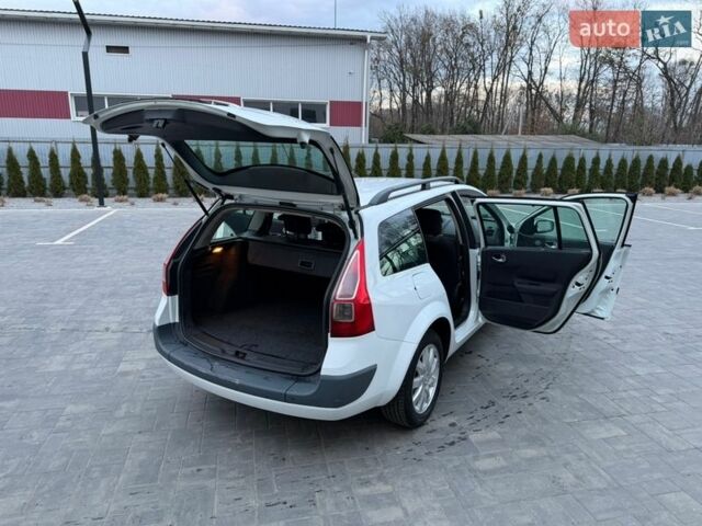 Белый Рено Меган, объемом двигателя 1.6 л и пробегом 257 тыс. км за 4850 $, фото 11 на Automoto.ua