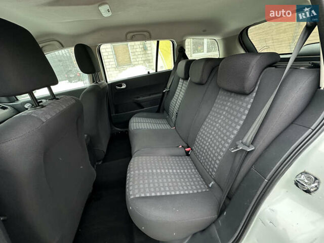 Білий Рено Меган, об'ємом двигуна 1.6 л та пробігом 215 тис. км за 6300 $, фото 29 на Automoto.ua