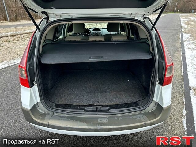 Белый Рено Меган, объемом двигателя 1.6 л и пробегом 216 тыс. км за 4700 $, фото 9 на Automoto.ua