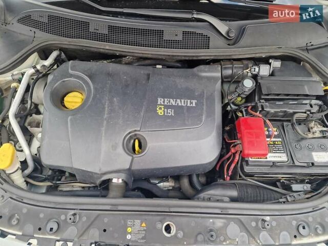 Белый Рено Меган, объемом двигателя 1.5 л и пробегом 287 тыс. км за 6000 $, фото 32 на Automoto.ua