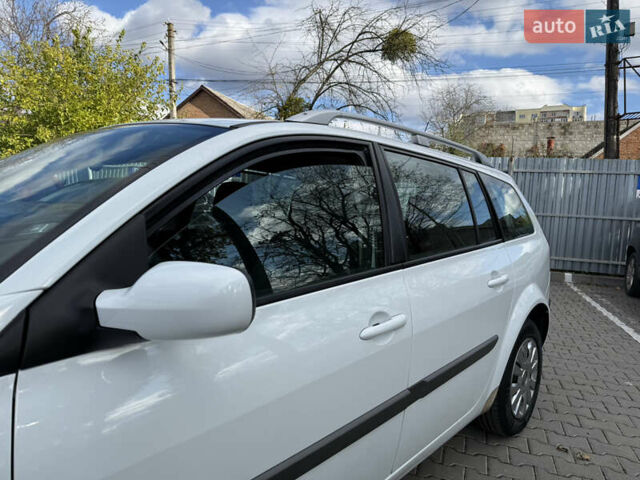 Белый Рено Меган, объемом двигателя 1.6 л и пробегом 198 тыс. км за 5800 $, фото 10 на Automoto.ua